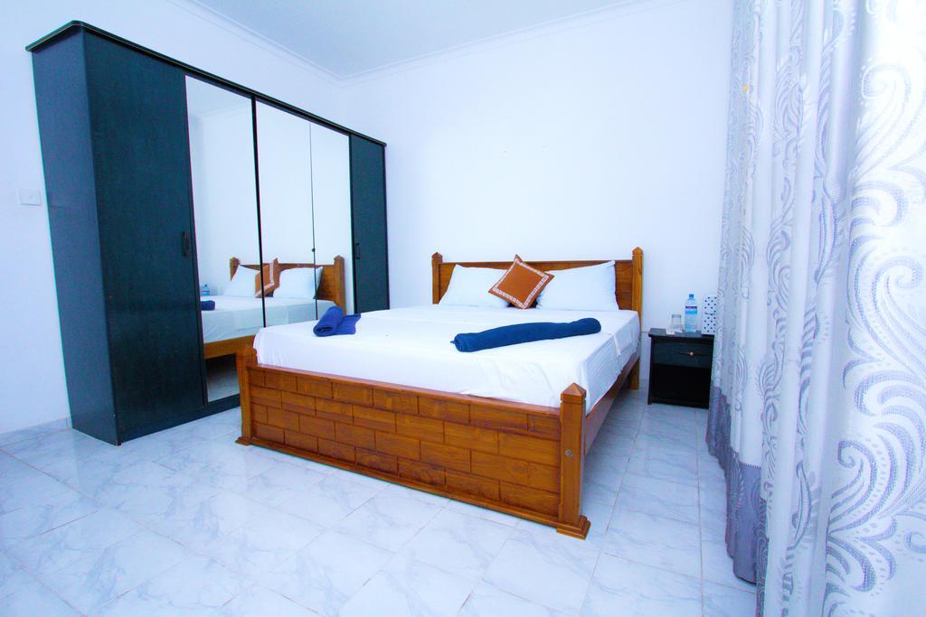 The Blue Beach Guesthouse Negombo Zewnętrze zdjęcie