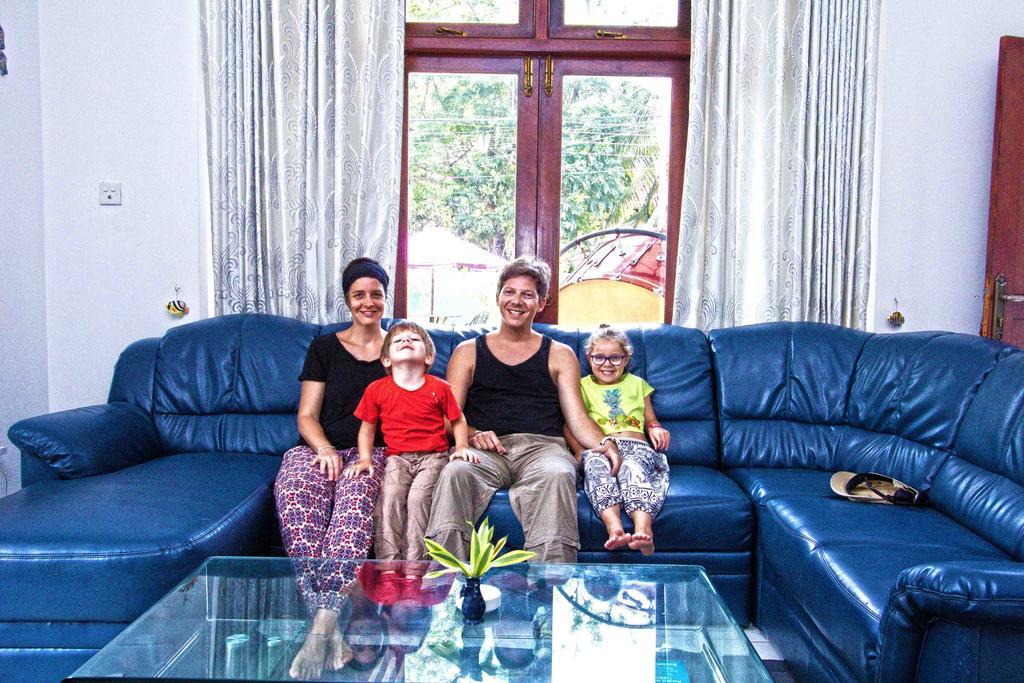 The Blue Beach Guesthouse Negombo Zewnętrze zdjęcie
