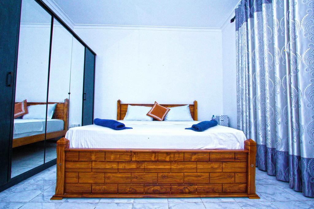 The Blue Beach Guesthouse Negombo Zewnętrze zdjęcie