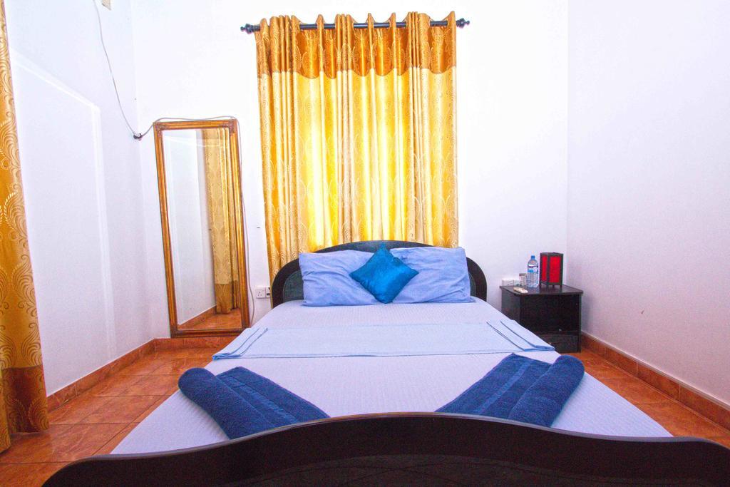 The Blue Beach Guesthouse Negombo Zewnętrze zdjęcie