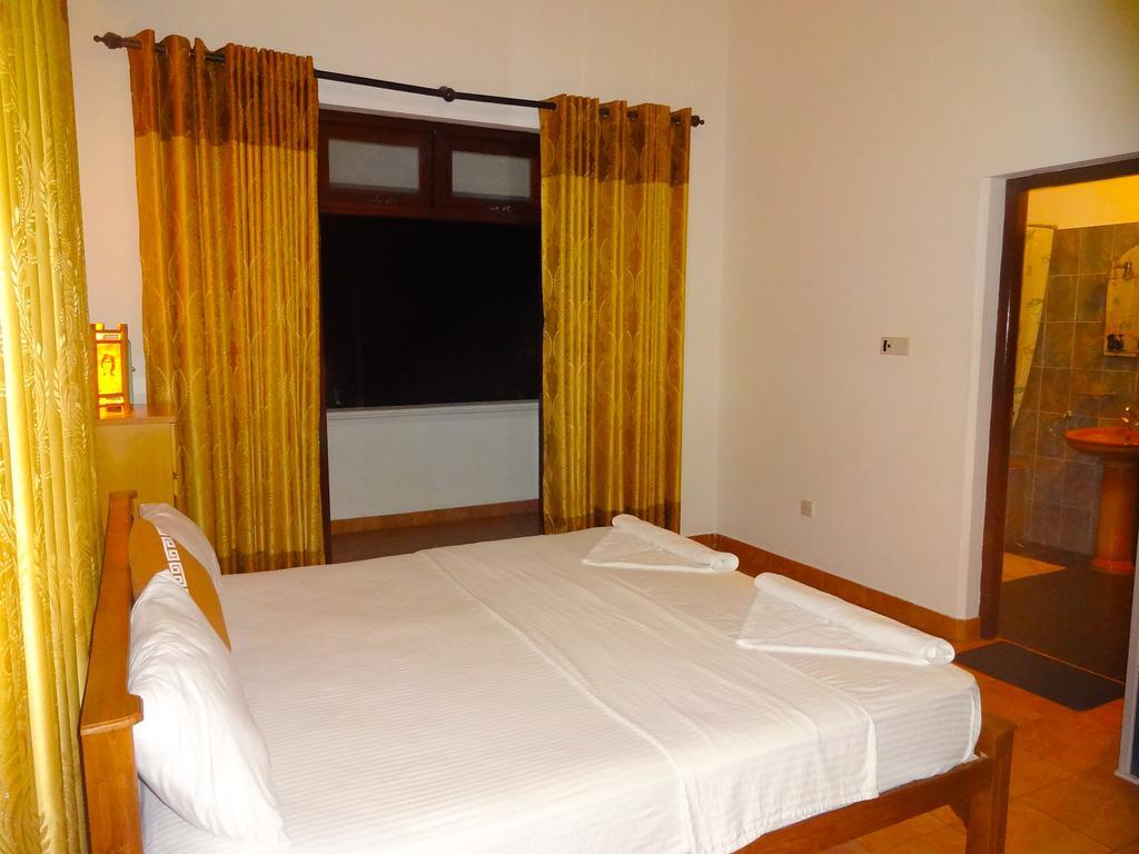 The Blue Beach Guesthouse Negombo Zewnętrze zdjęcie