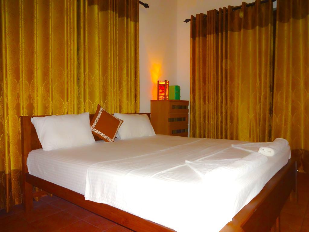 The Blue Beach Guesthouse Negombo Zewnętrze zdjęcie