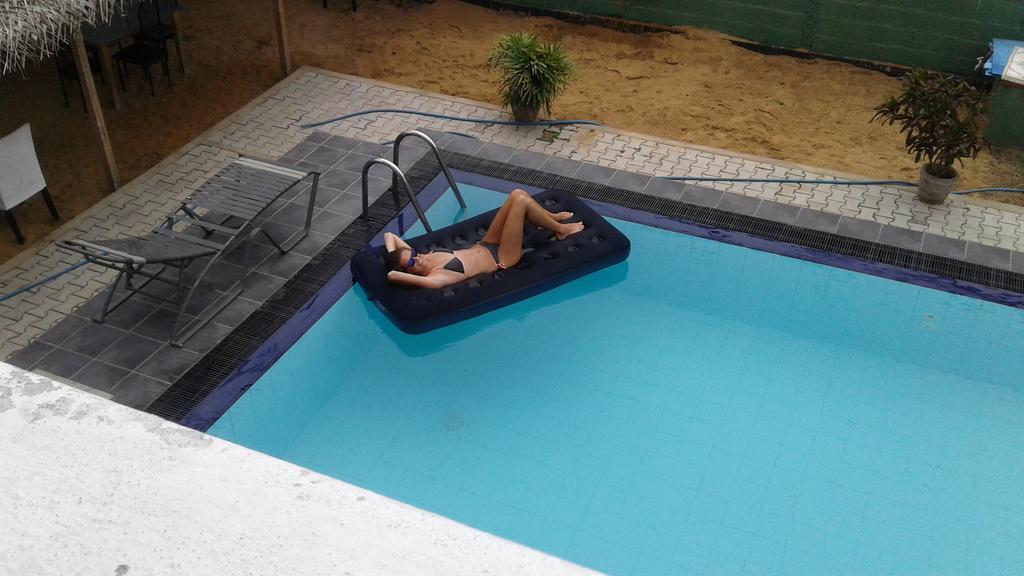 The Blue Beach Guesthouse Negombo Zewnętrze zdjęcie